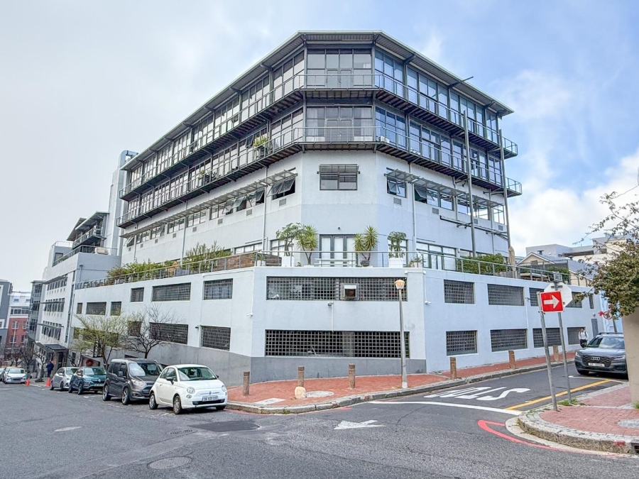 To Let commercial Property for Rent in Green Point Western Cape